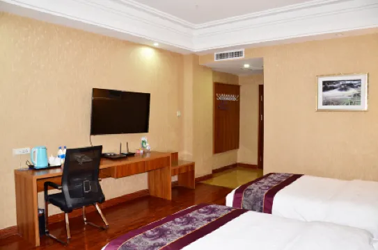 Taifeng Hotel (Aksu Railway Station Branch)