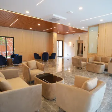 B2 Bang Saen Premier Hotel Отели рядом с достопримечательностью «Гора Кхао-Саммук»