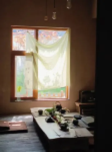 Mountain Lodge Tea-themed Stay