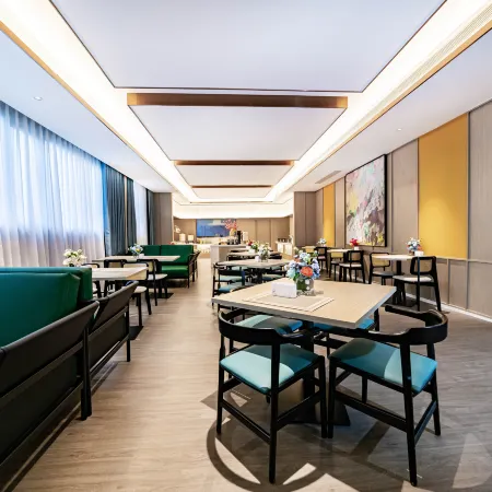 Country Inn & Suites by Radisson Hotel (Hangzhou Tonglu Zhongxin Guangchang)
