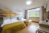 Fengxia Homestay (Dinghu Peak Scenic Area)