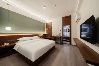 Jiuzhaigou Jingyue Holiday Hotel