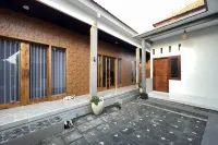 Zee House Hotels in 