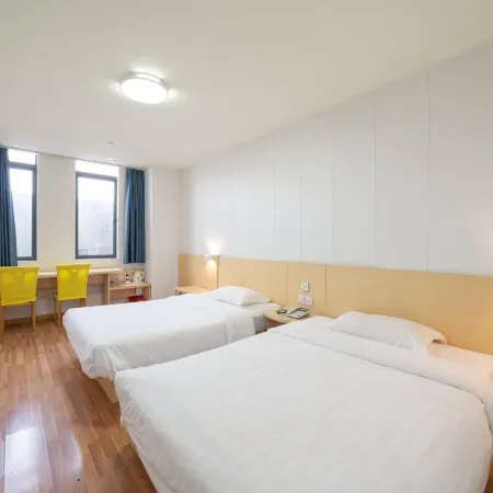 7Days Inn Chain Hotel (Taicang Shanghai East Road Wanda Plaza) Отели в г. Тайцан