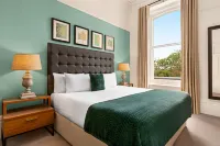 Trenython Manor Hotels in Par