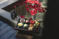 courtyard of chinoiserie Hotel