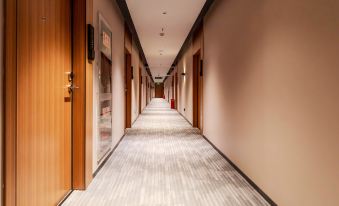 EZZI HOTEL (Xi'an Bell and Drum Tower Wulukou Metro Station Branch)