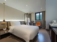 花築·拾間房·烏篷河岸·酌酒度假美宿（魯迅故里倉橋直街店） 鄰近中國黃酒博物館的酒店