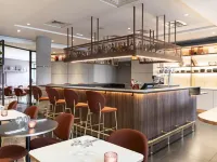 AC Hotel Paris Porte Maillot by Marriott Hotel berhampiran Yayasan Louis Vuitton
