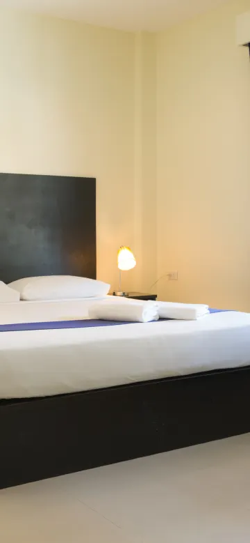 ห้องดีลักซ์ เตียงใหญ่ 1 เตียง