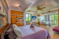 Penthouse Crystal Bay Apartments
