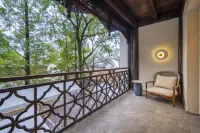 Yanguan Chaolezhicheng Shuishi Hotel Hotel dekat Jiaxing Chen Gelao House