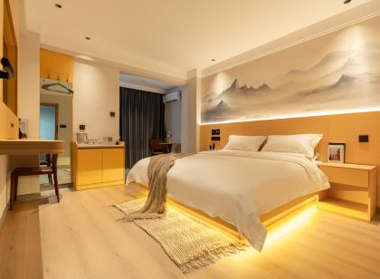 璦朵酒店（ 建水古城小火車店）