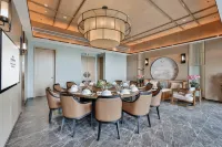 Howard Johnson Hot Springs Plaza Yinghuashan - พร้อมอาหารเช้า