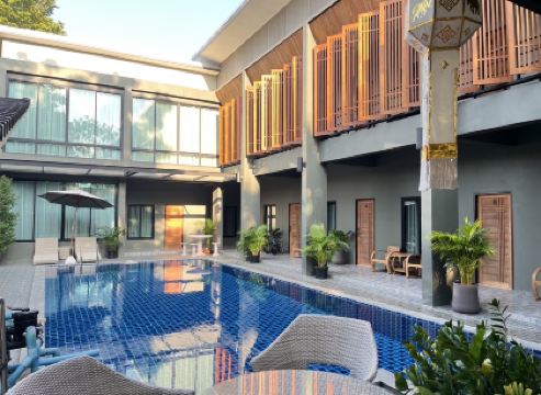 ลุค แอท โฮม ลำพูน