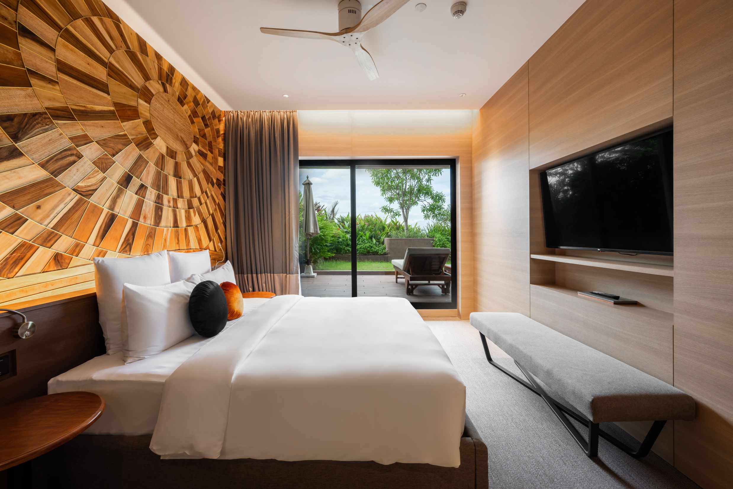 SUN & MOON, Riverside Hotel Hotels in Phnom Penh