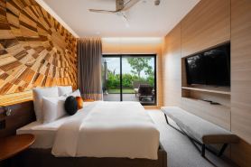 SUN & MOON, Riverside Hotel