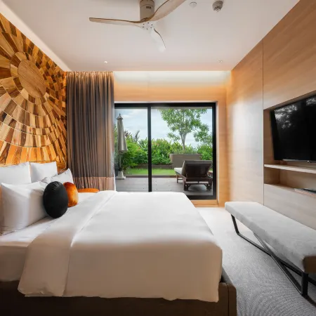 SUN & MOON, Riverside Hotel