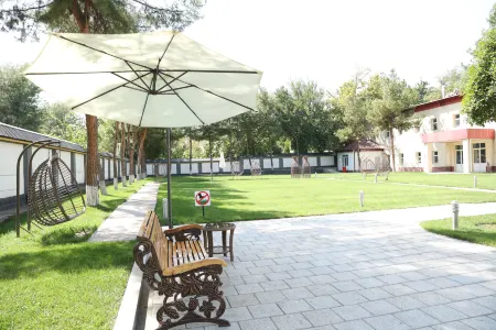 Green Park Hotel Отели рядом с достопримечательностью «ИСПОЛНИТЕЛЬНЫЙ КОМИТЕТ РЕГИОНАЛЬНОЙ АНТИТЕРРОРИСТИЧЕСКОЙ СТРУКТУРЫ ШАНХАЙСКОЙ ОРГАНИЗАЦИИ СОТРУДНИЧЕСТВА»