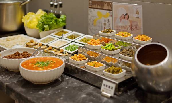 Home Inn Selected (Chengdu TaiKoo Chunxi Road Hongxingqiao Metro Station)