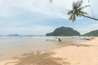 RedDoorz @ Island Front Cottages El Nido