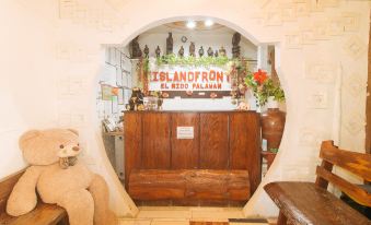RedDoorz @ Island Front Cottages El Nido