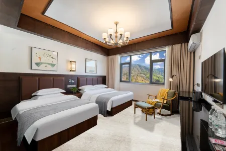 Floral Hotel·Sanqingshan zhenshan hotel Отели рядом с достопримечательностью «West Coast Scenic Area»