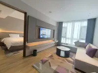 LAVANDE hotel Gucheng county high-speed railway station Beichen Daodao shop Hotel a Gucheng