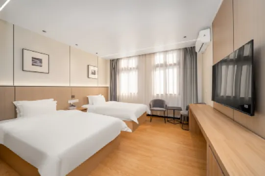 Guangzhou Yide Hotel (Beijing Road & Haizhu Square Subway Station) Hotels near Shishi Sacred Heart Cathedral