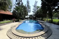 Katumbiri Resort Hotels in Cijeruk