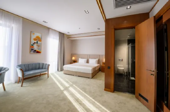 Consti Hotel Tashkent Отели рядом с достопримечательностью «Рынок Чорсу»