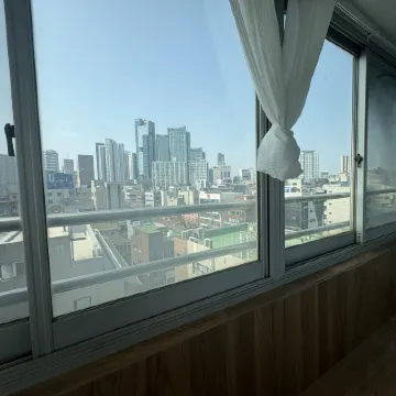 K Wave Guesthouse Only Female in Hongdae 2 Отели рядом с достопримечательностью «Мапхогу»