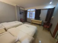 Bobai Xinyue E-Sports Hotel