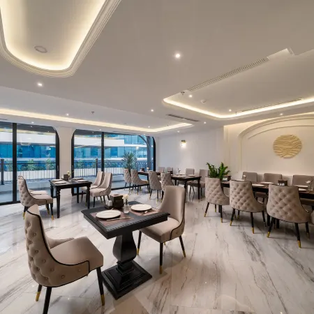 Cloud Hotel Nguyen Thai Hoc Отели рядом с достопримечательностью «Площадь Бадинь»
