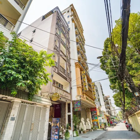Townhouse Cuong Thanh 3 Hotel Отели рядом с достопримечательностью «Университет иностранных языков и вычислений Хуфлит»