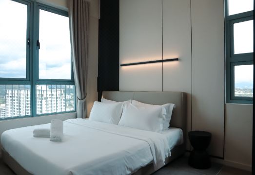 홈스위트 홈 앳 베이 스위트의 넓은 거실 사진