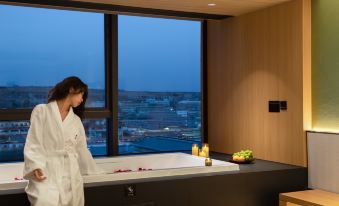 SFEEL Designer Hotel (Yulin International Trade Center Branch)