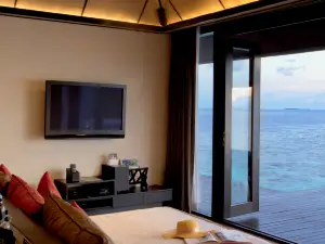 Top 5 Scenic Hotels in Alif Dhaal Atoll