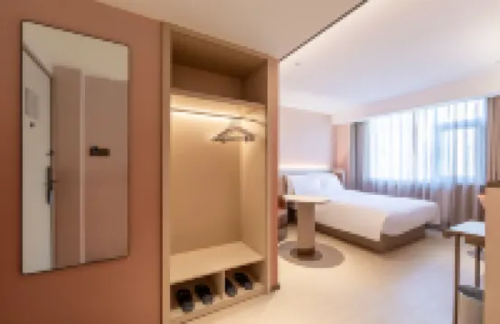 HanTing Hotel (Yantai Railway Station Bohai Ferry Passenger Terminal) Hotels in Yantai