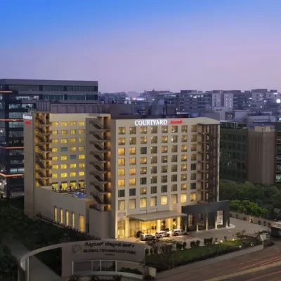 Courtyard by Marriott Bengaluru Outer Ring Road Hotels near بحيرة بيلاندور