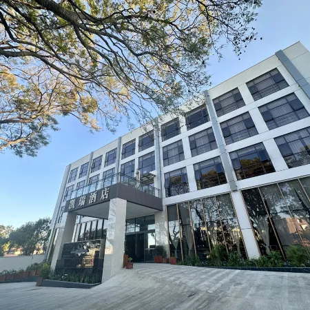 Carrey Hotel