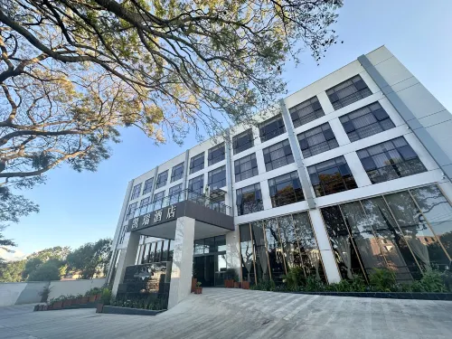 Carrey Hotel