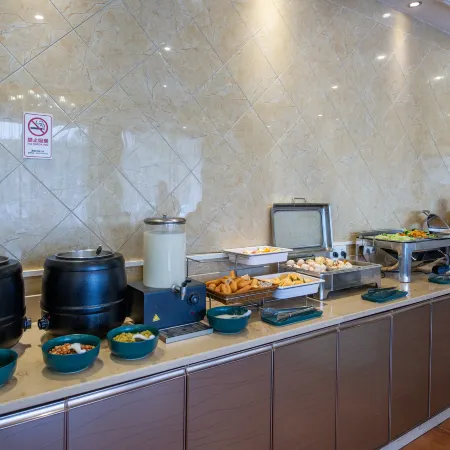 Vienna Hotel (Jieyang Rongcheng Jinxian Gate Tower)