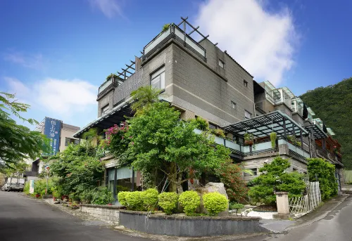 Pine Hot Spring B&B Hotel a Yilan