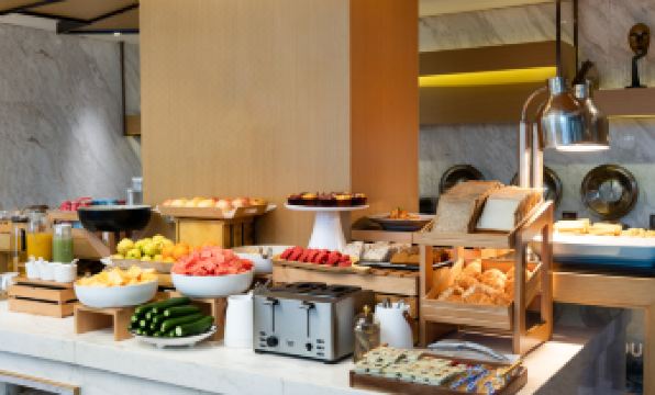 Elong Hotel Shanghai Pudong Jinqiao LaLaport。