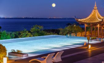 Yanguan Music Lead Vocal Resort Hotel