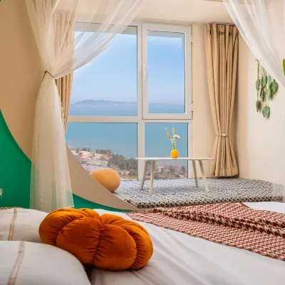 OUYU.SEAFRONT｜Sea View｜Projector｜Designer Stay (Weihai Park 'Frame' Branch) Hotels near Weihai Park