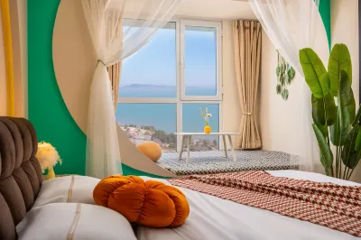 OUYU.SEAFRONT｜Sea View｜Projector｜Designer Stay (Weihai Park 'Frame' Branch) Hotels near Weihai Science and Technology Museum
