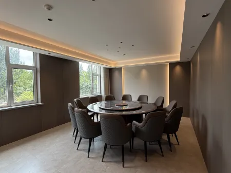 Qingzhu Stone Hotel (Meizhu Park Branch, North Second Ring Road) Отели рядом с достопримечательностью «Hebei Institute of Physical Education»