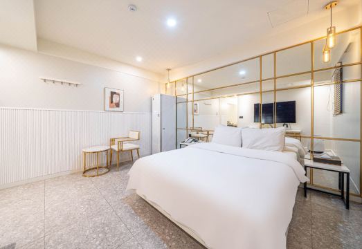 호텔99 프레스티지 객실 내부